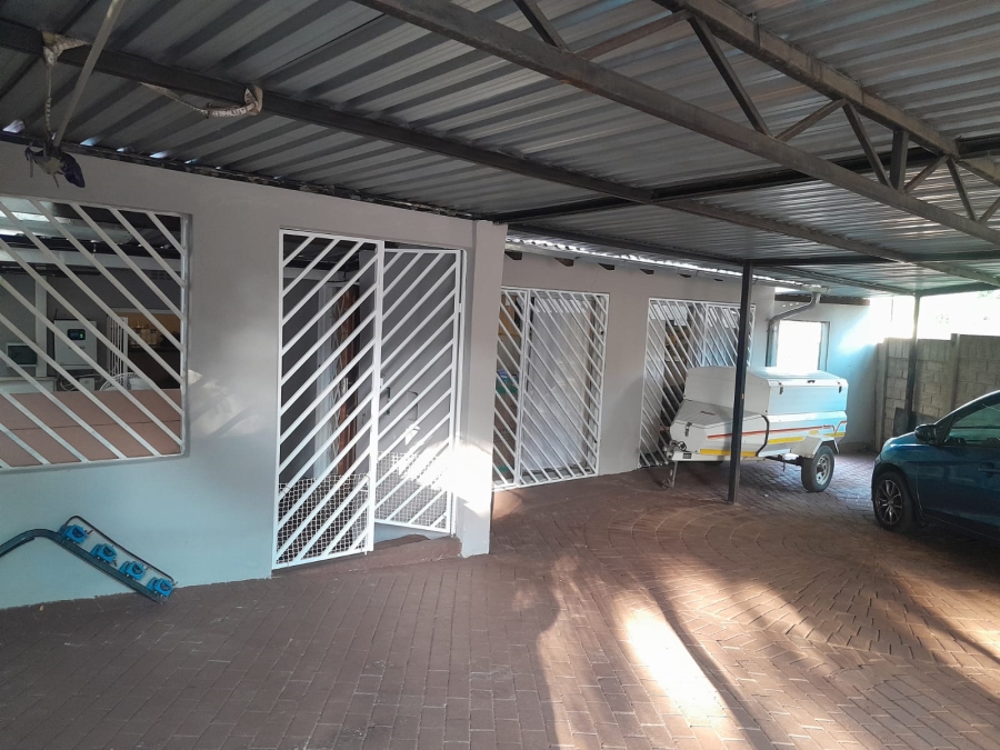 4 Bedroom Property for Sale in Safari Gardens North West